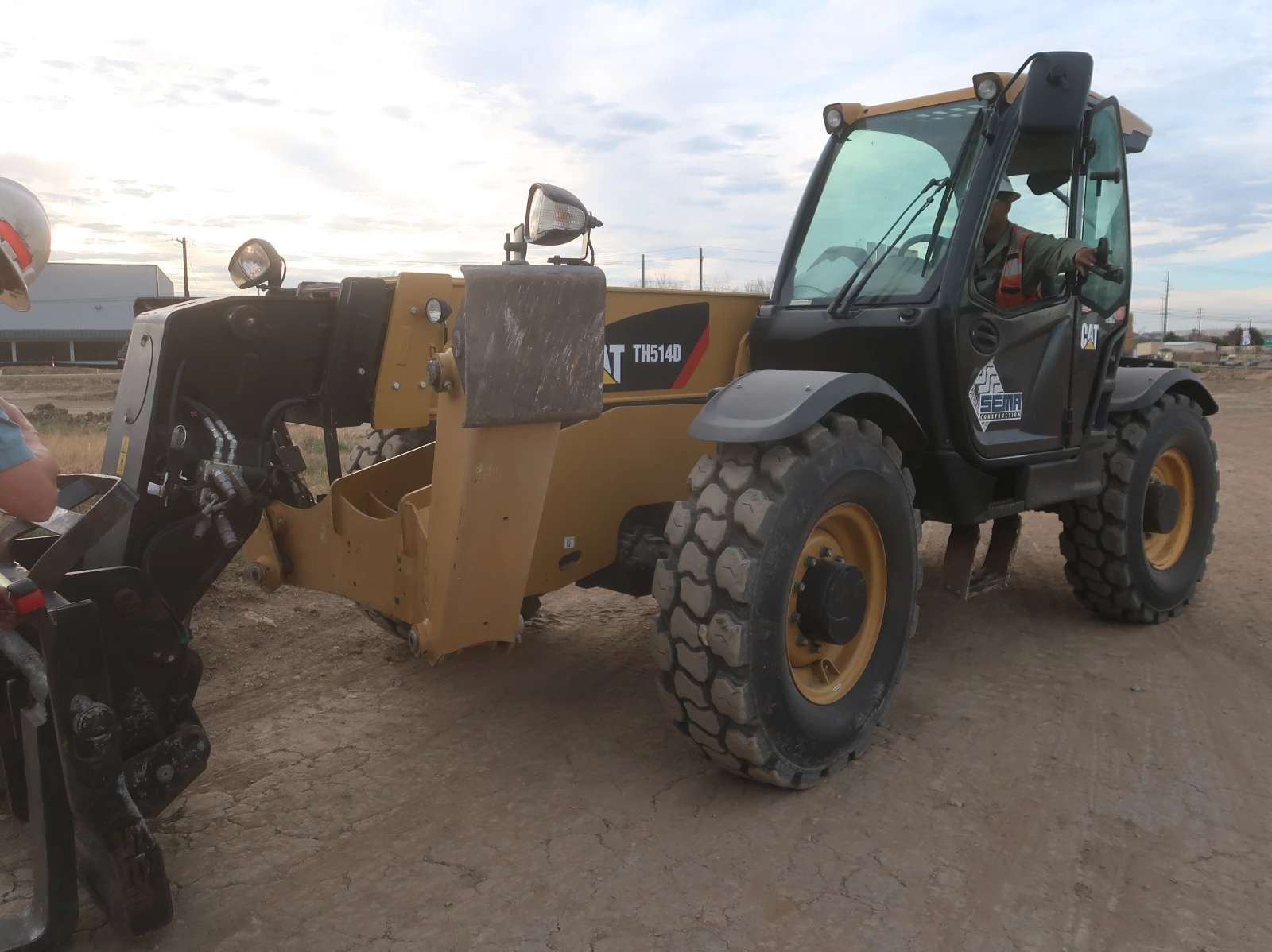 Image for 2019 CAT TH514D 10K TELEHANDLER - 341908