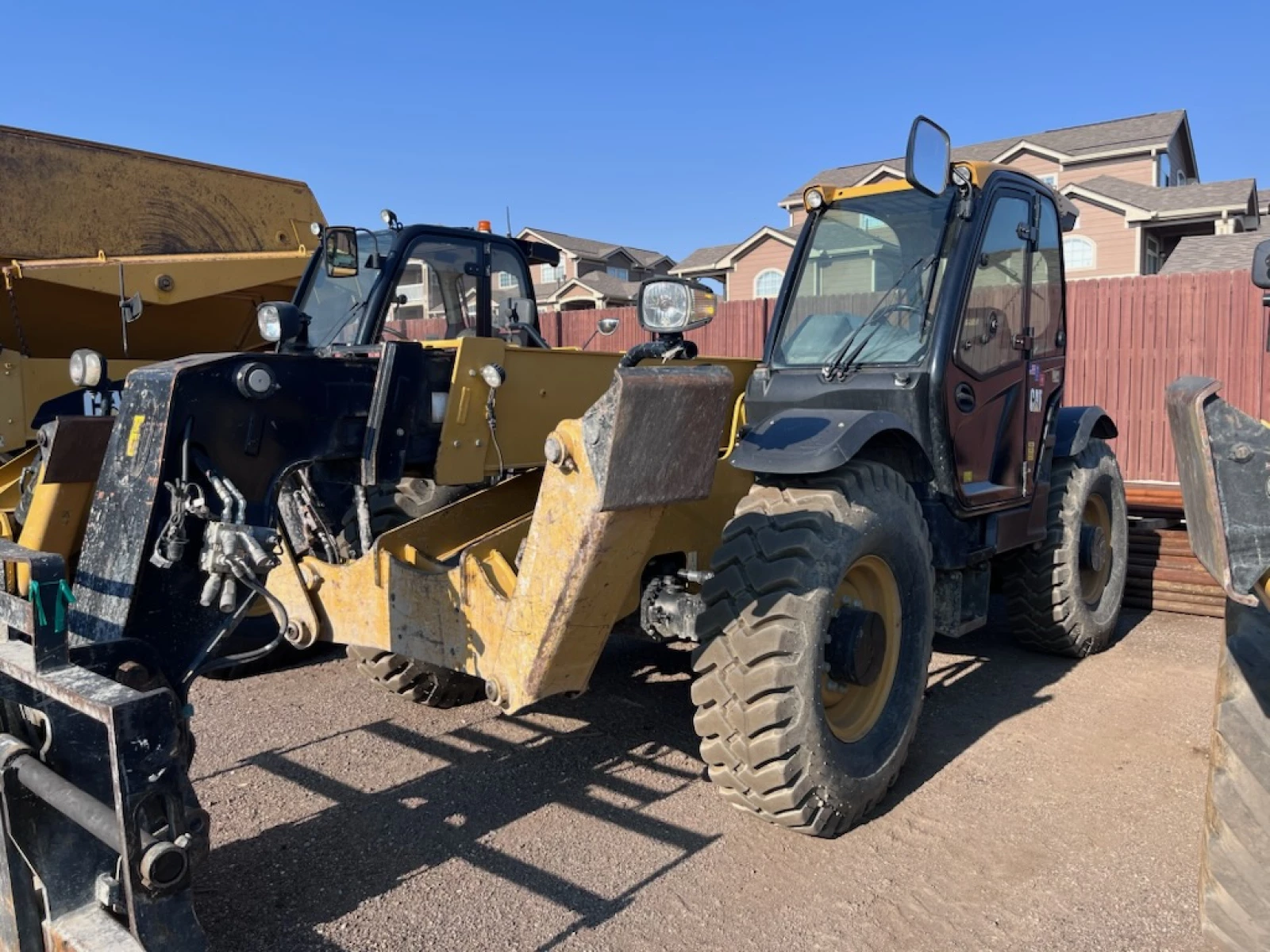 Image for 2019 CAT TH514D 10K TELEHANDLER